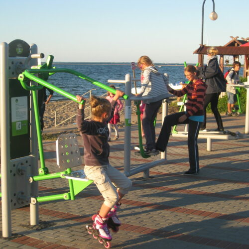 Buiten fitness toestel: Pull down 8 Voldoet aan de laatste veiligheidsnormen (PN-EN 16630-2015-06)